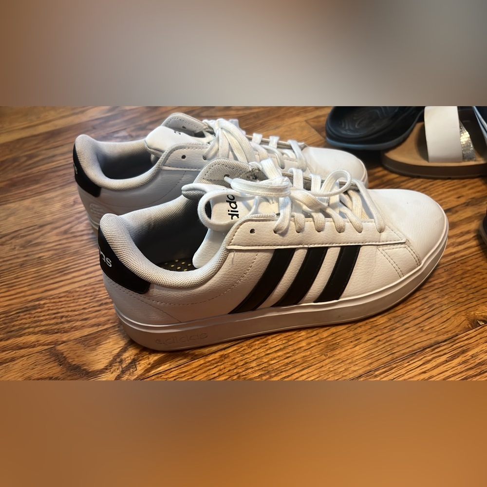 women’s adidas 8.5